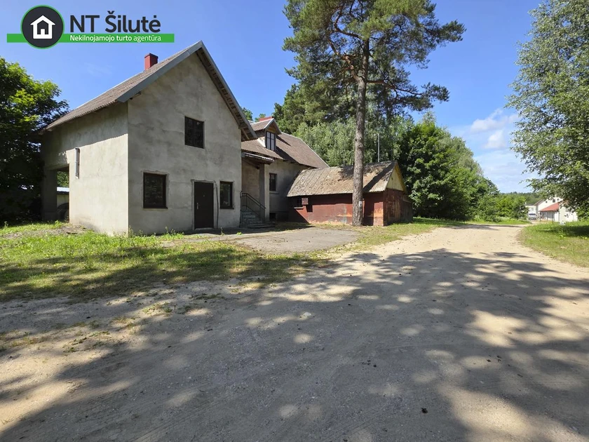  parduodamas pastatas su žemės sklypu MACIKŲ K.||Šilutės r. – 126 kv.m. namas su 8 arų žeme už 50 000 €||Rekonstrūruojamas pastatas Macikų k. – potencialas gyvenamai ar komercinei veiklai||Mažos kainos nekilnojamas turtas Macikų K. – 126 kv.m. namas ir 8 arų žemės||Verslo galimybė: parduodamas istorinis pastatas su žemės sklypu Macikų K.||Geras kainos pasiūlymas: pastatas ir 8 arai Macikų K. už 50 000 €||Potencialas rekonstruoti: namas, šalia vandens telkinys ir žemės sklypas Macikų K.||Parduodamas 126 kv.m. mūrinis pastatas su 8 arų žeme – Macikų K.||Nauja kaina! Pastatas, žemės sklypas 8 arų Macikų K. – puiki investicija||Ramioje vietoje – 126 kv.m. pastatas ir žemės sklypas Macikų K. už mažą kainą||Šilutės r. – laidus architektūrai pastatas su žemės sklypu 8 arų už 50 000 €||Pastatas ir žemės sklypas Macikų K. – galimybė kurti gyvenamą arba komercinę erdvę||Įsigykite nekilnojamąjį turtą Macikų K. – 126 kv.m. pastatas ir žemės sklypas už geriausią kainą