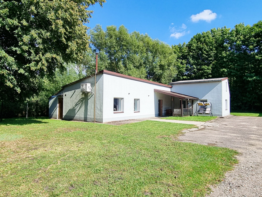  parduodamas pastatas Šilutėje puikiai tinka verslui ar gyvenimui