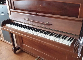 Antikvarinis pianinas – 1915 m. istorija jūsų namuose