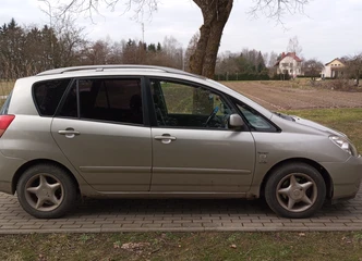 Parduodu Toyota Corolla Verso - idealus projektas remonto mėgėjams!